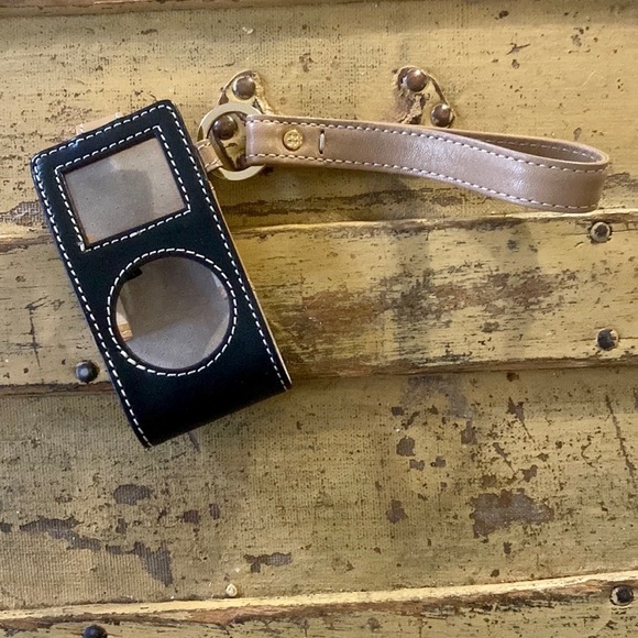 *RARE FIND* KATE SPADE IPOD GOLD LEATHER CASE IPOD SHUFFLE NWOT